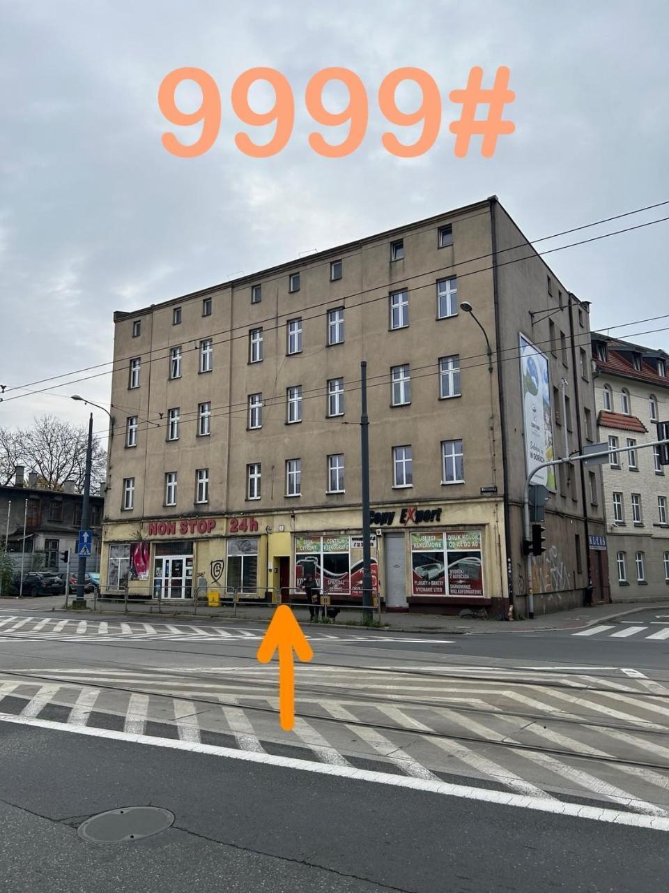 Yellow Hostel 24H - Sniadanie I Obiad Gratis - Free Parking Katowice Bagian luar foto